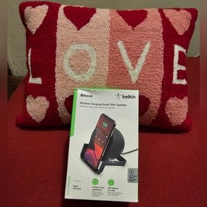 Belkin Quick Charge Wireless Charger + Bluetooth Speaker